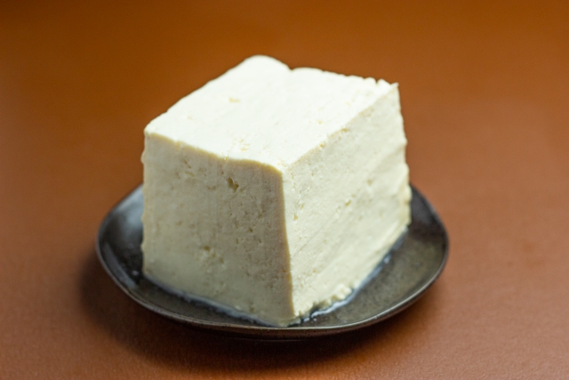 Can people with diabetes eat unlimited amounts of tofu to supplement their protein intake?