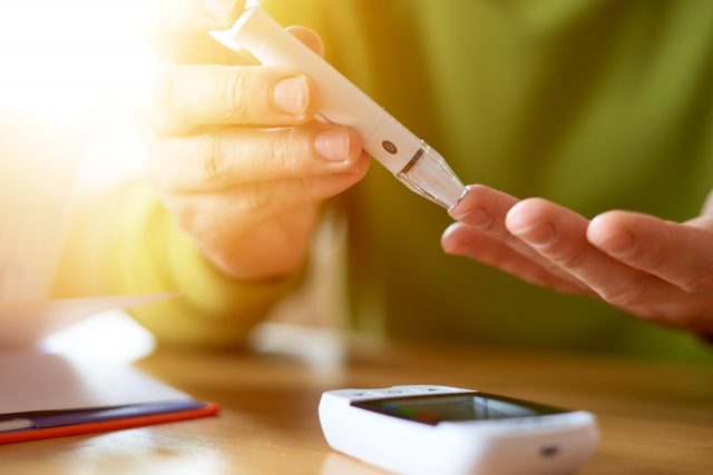 Does the ‘fructosamine test’ reflect a longer period of average blood sugar (4-6 months) than the Hemoglobin A1c (HbA1c) test?