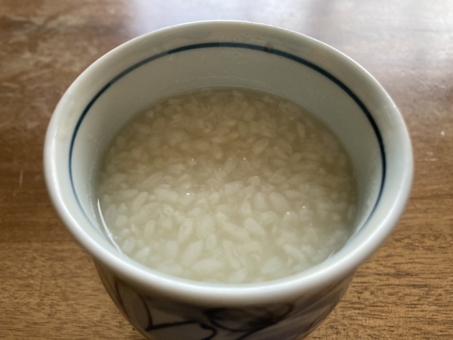 Since Sikhye (sweet rice punch) is a traditional beverage made from rice and malt, is it healthier than sugary sodas?