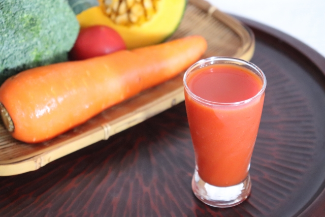 같은 과일이라도, ‘생과일’로 먹는 것이 ‘주스’로 갈아 마시는 것보다 혈당 지수(GI)가 더 낮다?