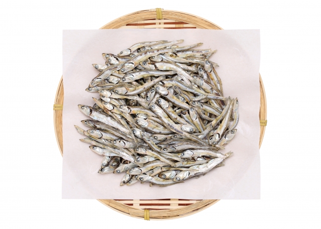 Since anchovies are rich in calcium and good for bone health, is it good for people with diabetes to eat them as a side dish every day?