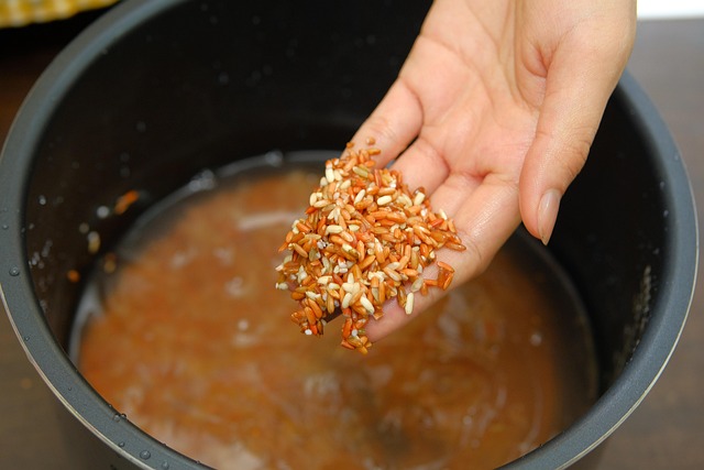 If people with diabetes eat brown rice instead of white rice, can they eat as much as they want without worrying about blood sugar?