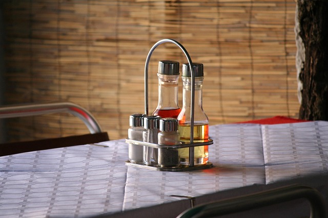Can drinking vinegar or using it in cooking help moderate the rise in post-meal blood sugar?