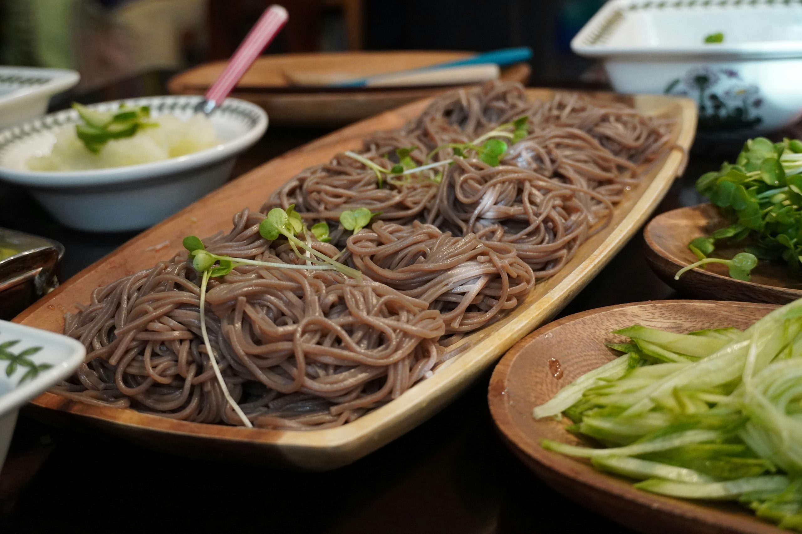 Can ‘buckwheat noodles (soba)’ with a high buckwheat content be more helpful for blood sugar management than regular flour noodles, thanks to fiber and rutin?