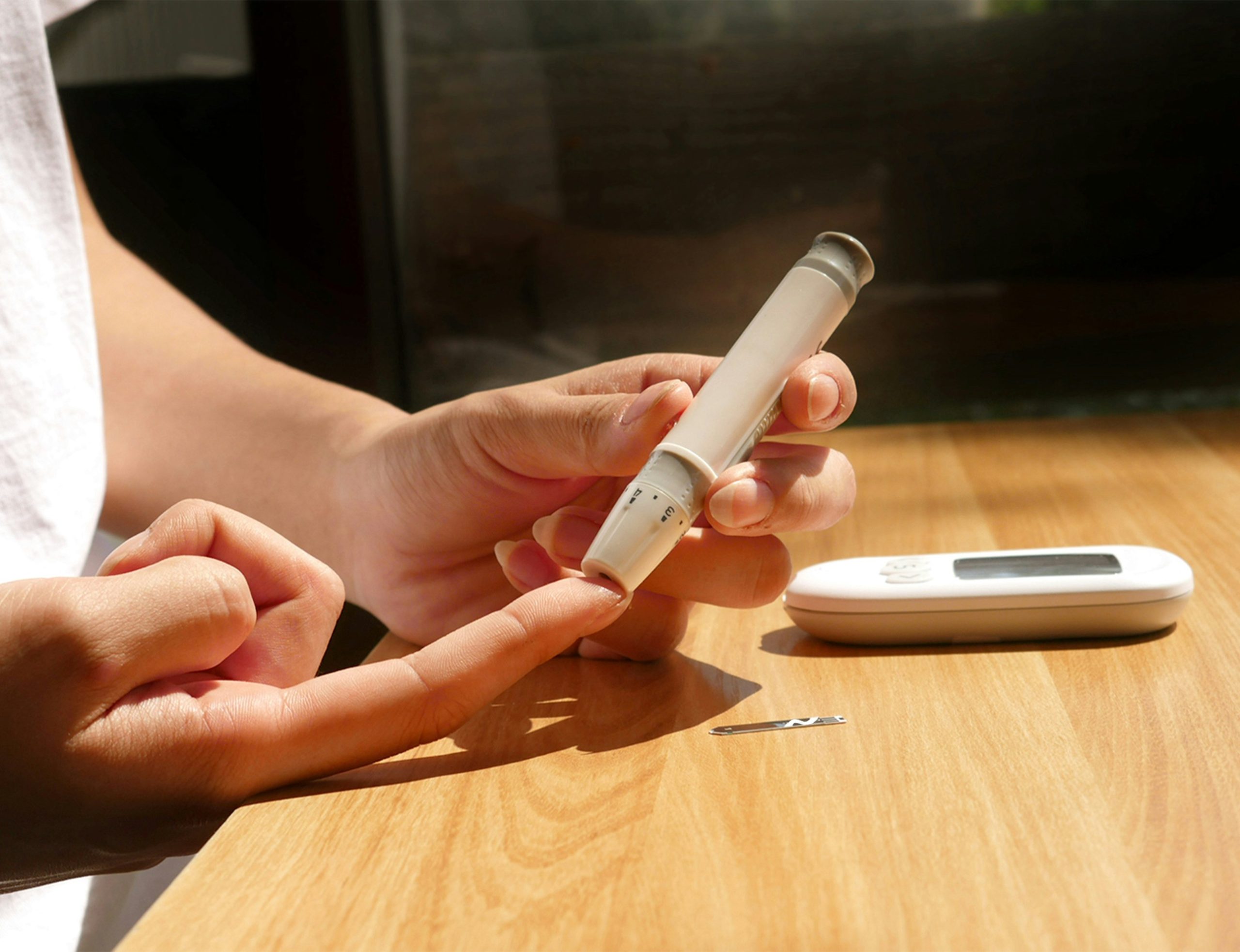 Can nerve damage caused by diabetes affect not only the feet but also heart function?
