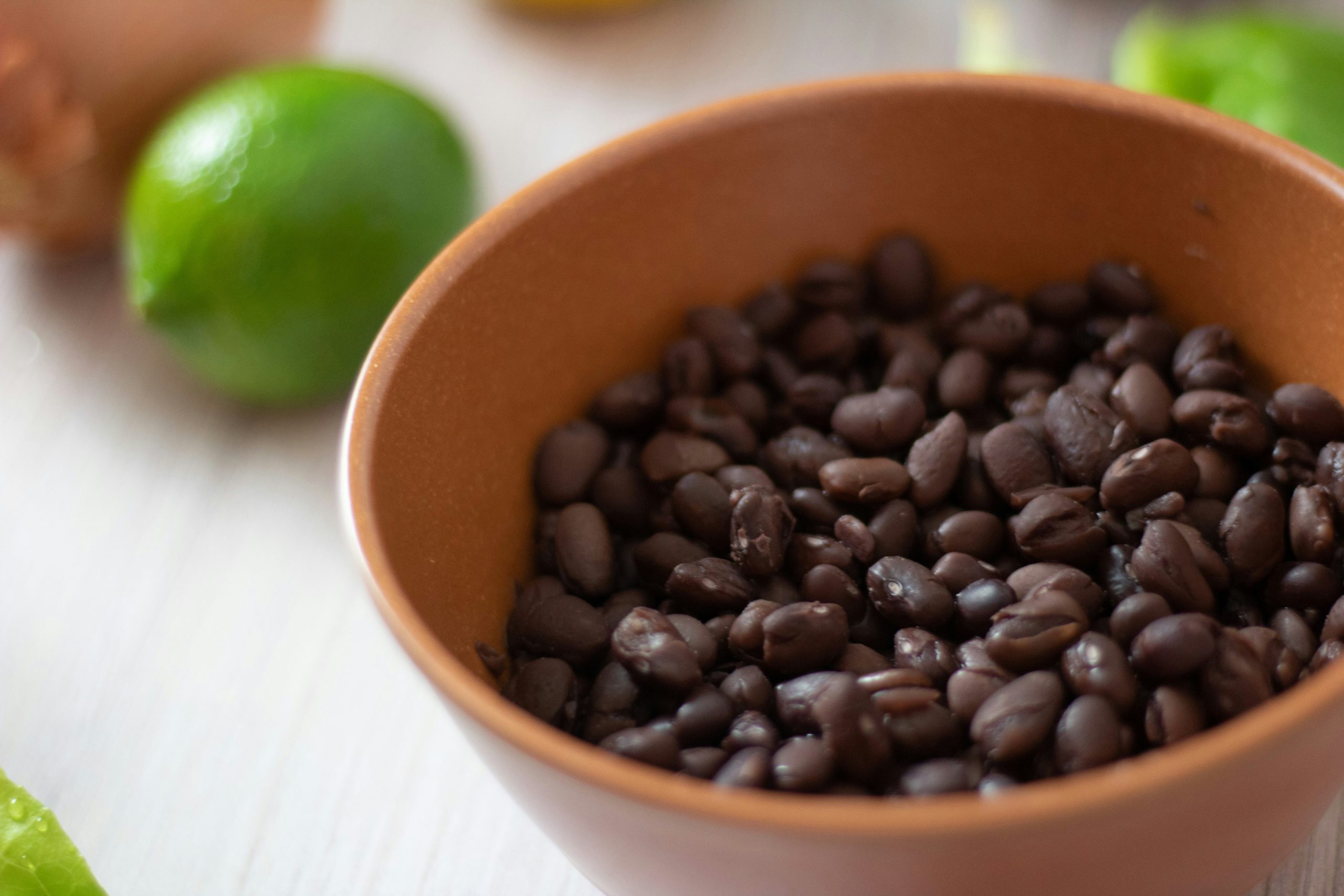 Can legumes like black beans help with both blood sugar control and protein supplementation for people with diabetes?