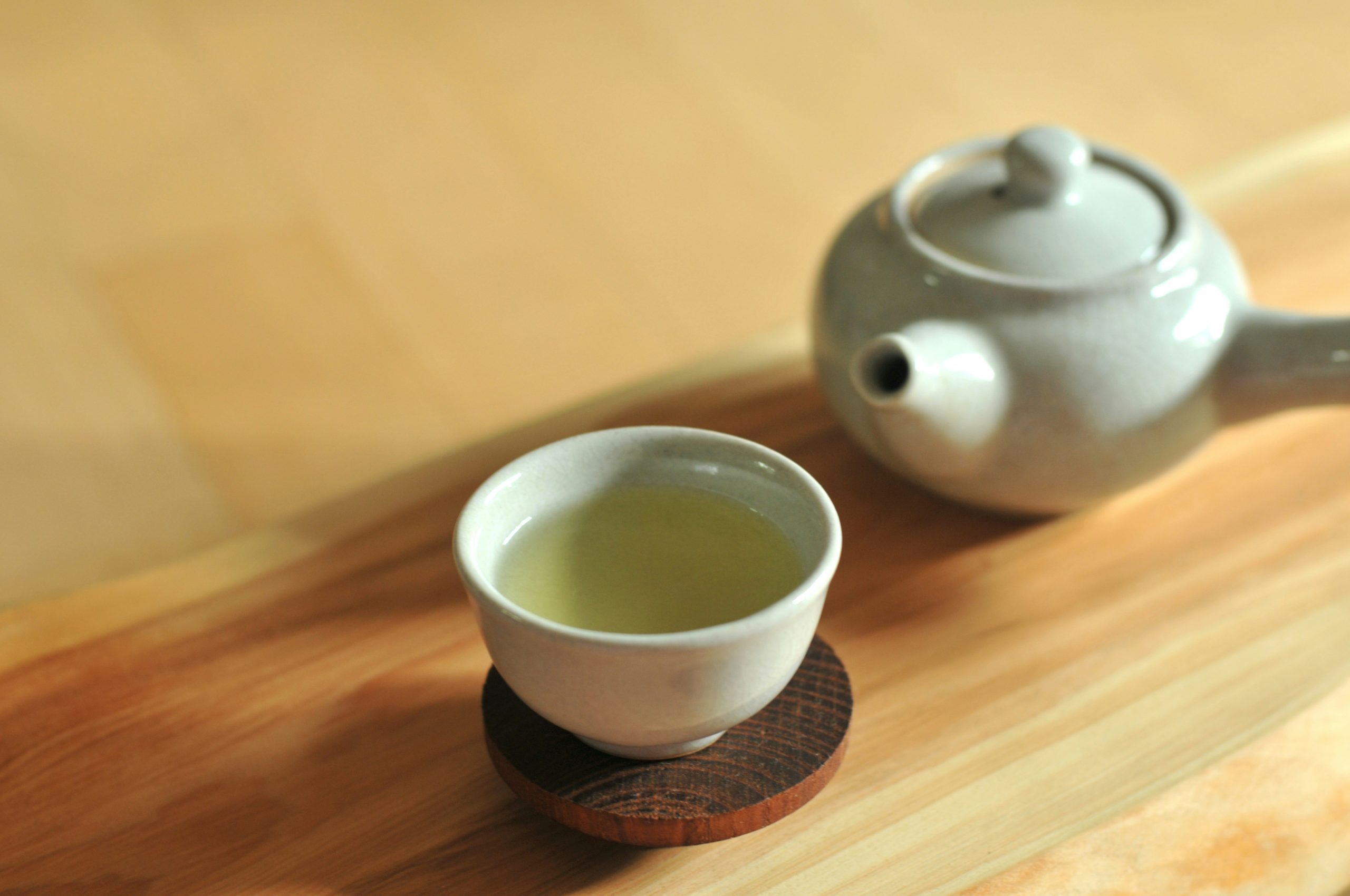 Since green tea has an excellent effect on lowering blood sugar, can it be drunk as a substitute for diabetes medicine?