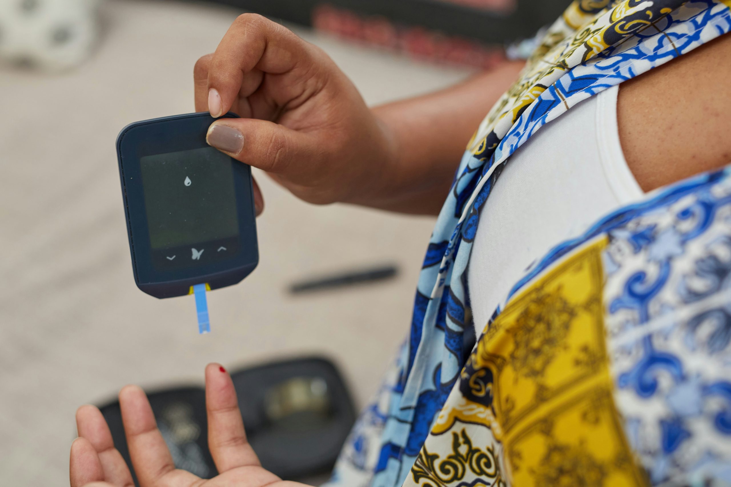Is the accuracy of all blood glucose meters the same, so it doesn’t matter which device is used?