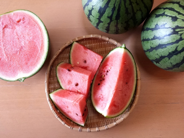 Although watermelon is high in sugar, it is mostly made of water, so its glycemic load (GL) is low?